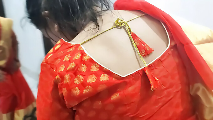 La Bhabi Aux Gros Seins Naturels En Saree Adore Jouir En Public