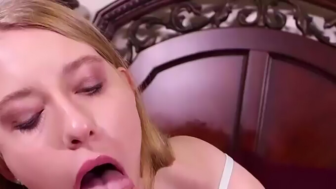 18+ Teen Tempts You With Oral And Big Cock