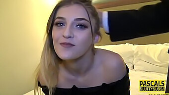 Amatérsky Teen Otrok Sa Podriaďuje Bdsm