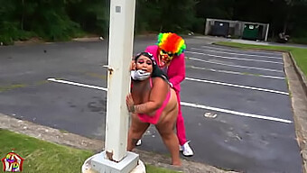 Public Masturbation With A Big-Boobed Latina Cosplayer