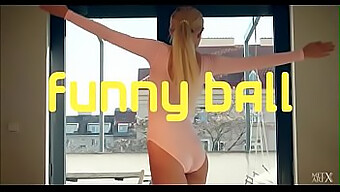 Lisa Dawn'S Funny Ball Masturbation - Phần 2 Trên Milfcamhunter