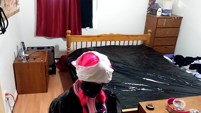 Sissy Maid'S Self Bondage Fun Z Podwójną Penetracją I Wytryskiem