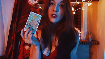 The Tarot Game: Pengalaman Sensual Dengan Tangan