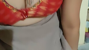 Bhabhi Da Vila Indiana Se Masturbando Com Nylon