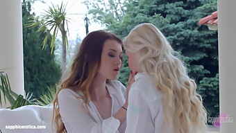 Lesbisk Scene Med Misha Cross Og Lola Tay I Vindstille Dag