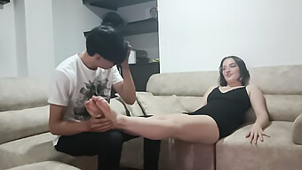 Přítel Manžela 18+ Studentky Ji Šuká A Stříká Jí Na Obličej