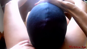 Mistress Kym Desfruta De Cunnilingus, Lambendo O Clitóris De Seu Bebê Em Pov.