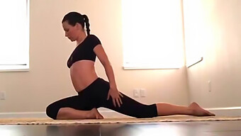 A Milf Morena Evangeline Lilly Mostra Sua Flexibilidade Neste Vídeo.