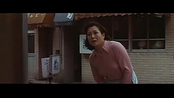 Flower And Snake (1974): Pengalaman Menghina Yang Menyenangkan