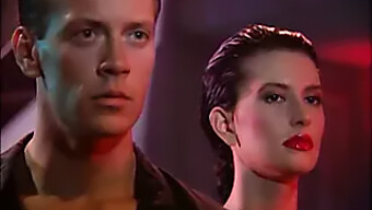 Selena Steele Og Rocco Siffredi I En Klassisk Retro Scene