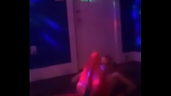 Masturbation Solo D'Une Prostituée Blonde