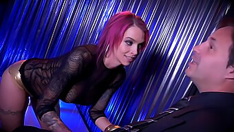 Anna Bell'S Persoonlijke Stripper Show Met Grote Tieten En Vuile Praat