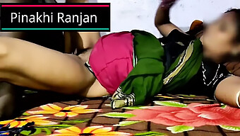 Indian 18-Year-Old Girl Masturbates On Webcam