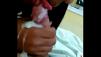 Novinha From Campinas-Sp Takes A Huge Load In Her Mouth