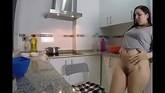 Adolescente Real-Amateur De 18+ Disfruta De Una Polla En La Cocina Con Jesús Sanchezx