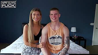 Amateur-Coed Angelica Foster Reitet Und Leckt Brock Perry Den Anus!