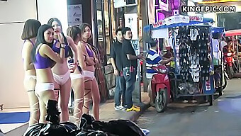 Il Piccolo Corpo E Il Grosso Cazzo Di Una Prostituta Thailandese