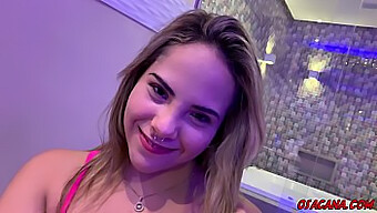 Primeira Experiência De Sexo Oral E Anal De Uma Linda Jovem.